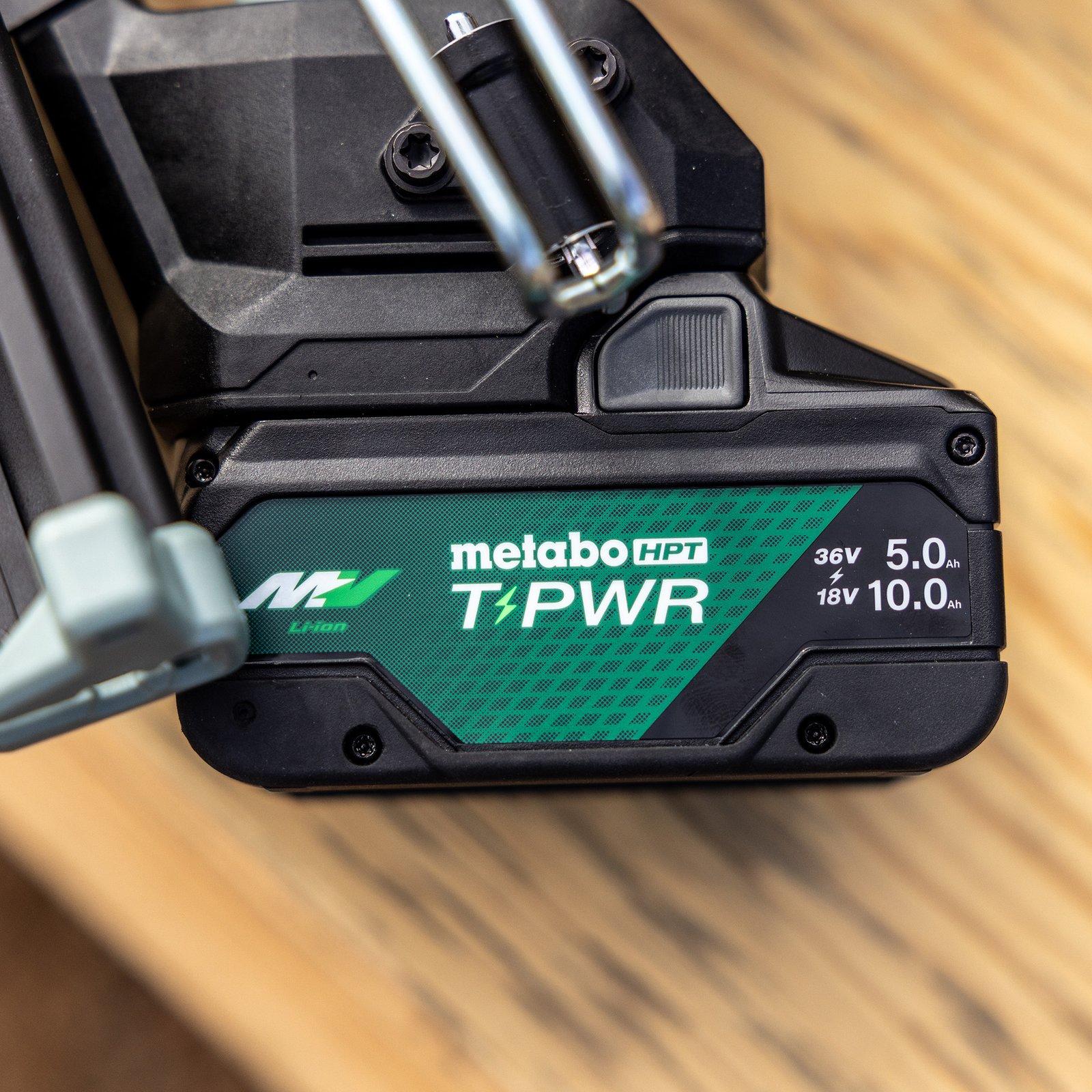 383581M 18V/36V (10/5Ah) MultiVolt T-PWR Tabless Battery BSL3650MVT - Image 2